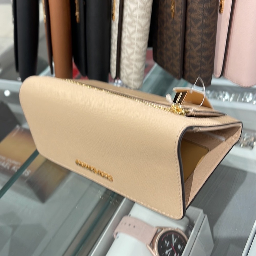 MICHAEL KORS JET SET TRAVEL LARGE TRIFOLD WALLET BUFF COLOR - Picture 14 of 16
